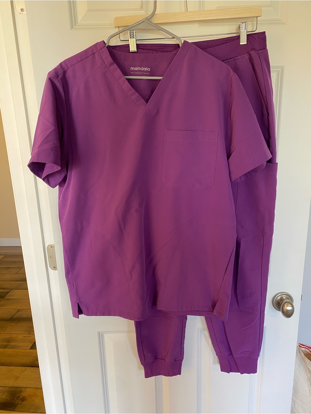 Men’s Mandala Scrub Set in Cyber Grape